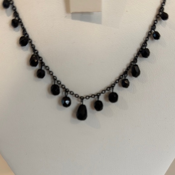 Elegant Black Necklace and Bracelet Set - Picture 2 of 3